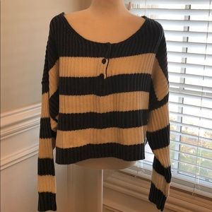 American Eagle blue and white cropped sweater Sz L